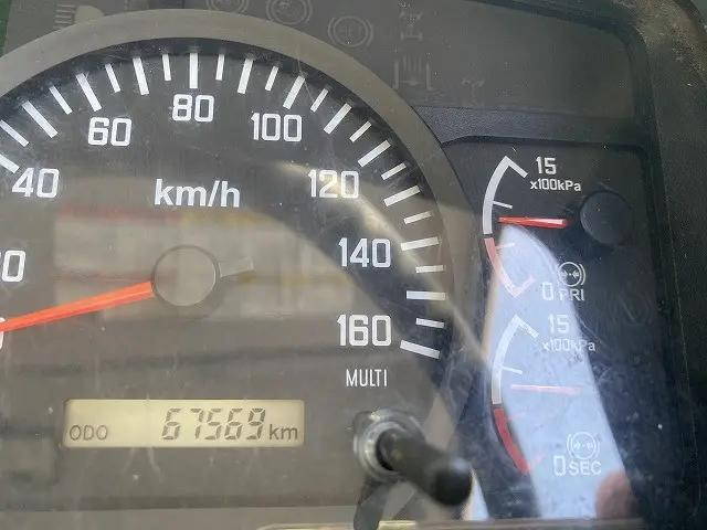 いすゞフォワード平ボディ中型（4t）[写真20]