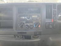 いすゞフォワード平ボディ中型（4t）[写真23]