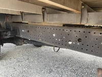 いすゞフォワード平ボディ中型（4t）[写真29]