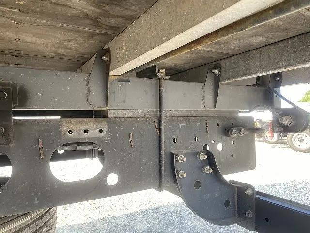 いすゞフォワード平ボディ中型（4t）[写真32]