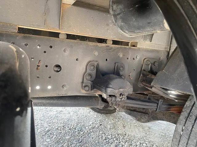 いすゞフォワード平ボディ中型（4t）[写真34]