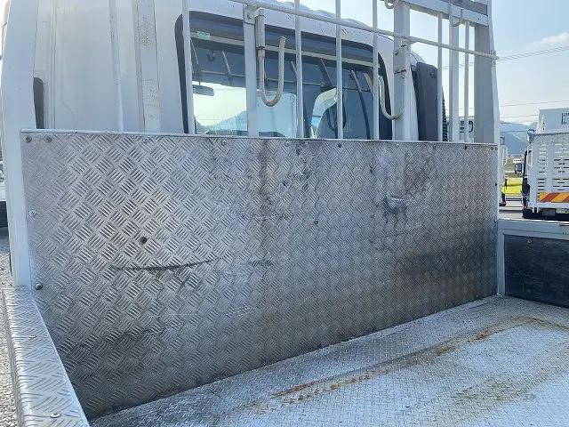 いすゞフォワード平ボディ中型（4t）[写真37]