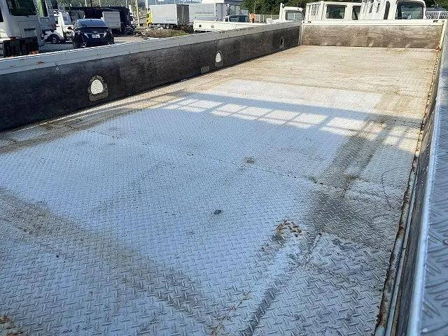 いすゞフォワード平ボディ中型（4t）[写真38]