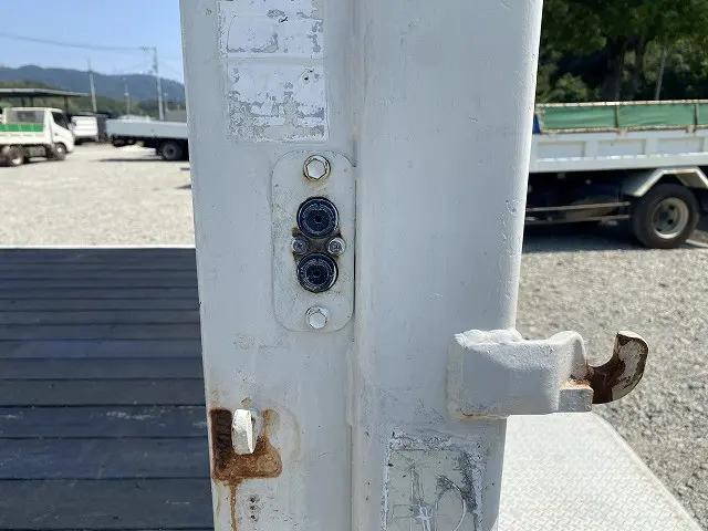 日野デュトロ平ボディ小型（2t・3t）[写真17]