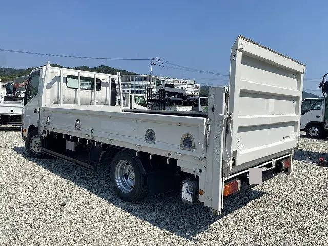 日野デュトロ平ボディ小型（2t・3t）[写真02]
