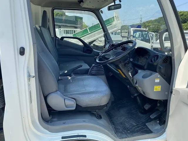 日野デュトロ平ボディ小型（2t・3t）[写真20]