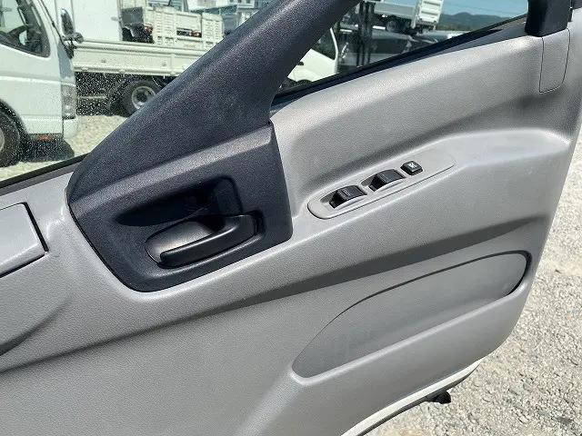 日野デュトロ平ボディ小型（2t・3t）[写真27]