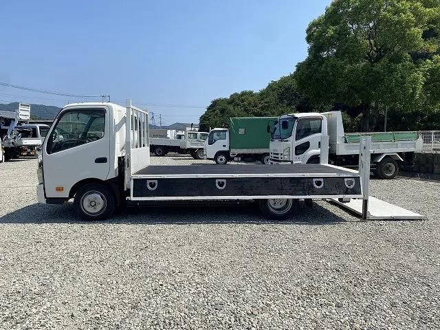 日野デュトロ平ボディ小型（2t・3t）[写真04]