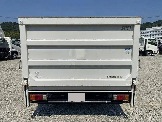 日野デュトロ平ボディ小型（2t・3t）[写真06]