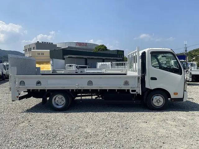 日野デュトロ平ボディ小型（2t・3t）[写真09]