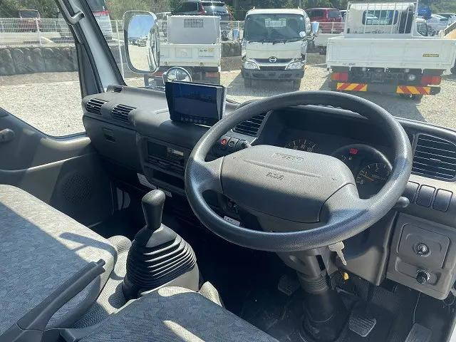 日産アトラス平ボディ小型（2t・3t）[写真16]