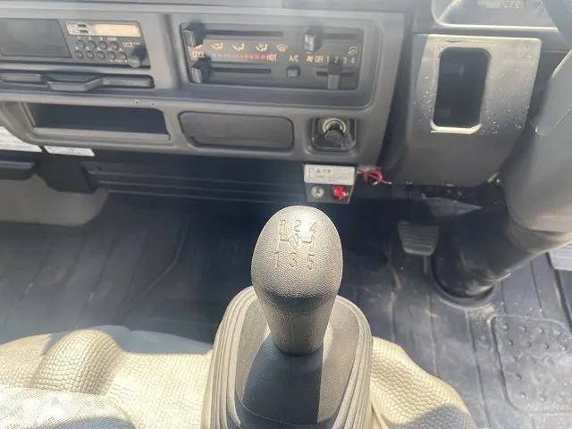 日産アトラス平ボディ小型（2t・3t）[写真17]