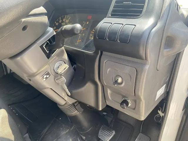 日産アトラス平ボディ小型（2t・3t）[写真19]