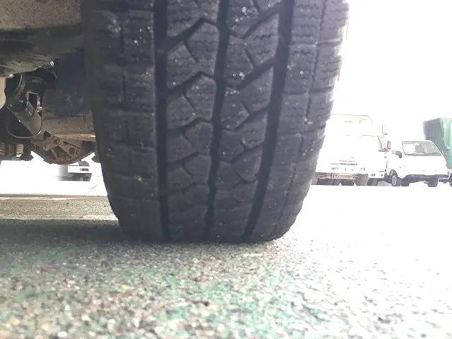 いすゞエルフ平ボディ小型（2t・3t）[写真19]