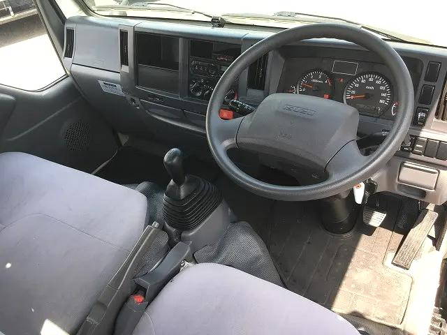 いすゞエルフ平ボディ小型（2t・3t）[写真31]