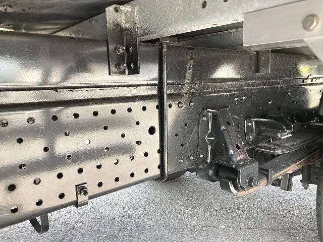 いすゞエルフアルミバン小型（2t・3t）[写真14]