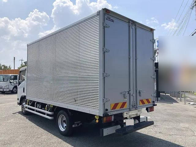 いすゞエルフアルミバン小型（2t・3t）[写真02]