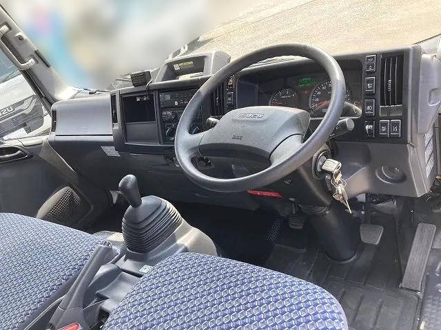 いすゞエルフアルミバン小型（2t・3t）[写真28]