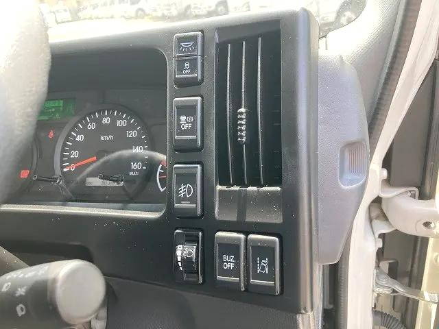 いすゞエルフアルミバン小型（2t・3t）[写真29]