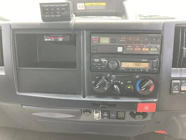 いすゞエルフアルミバン小型（2t・3t）[写真32]