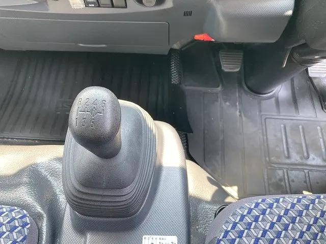 いすゞエルフアルミバン小型（2t・3t）[写真35]