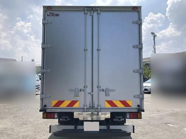 いすゞエルフアルミバン小型（2t・3t）[写真06]