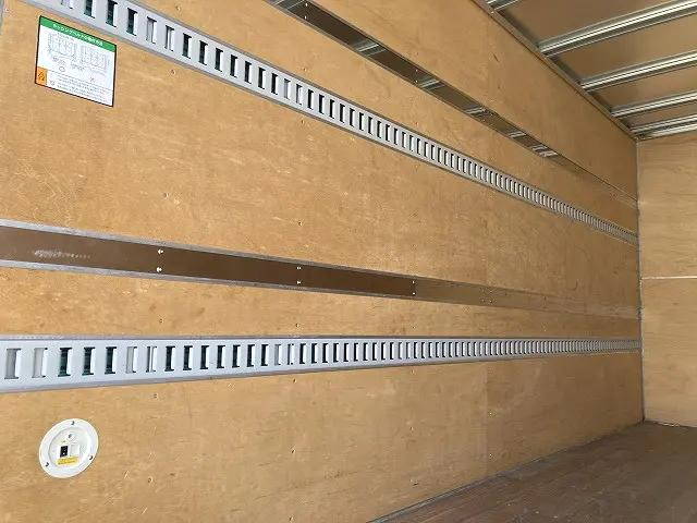 いすゞエルフアルミバン小型（2t・3t）[写真09]