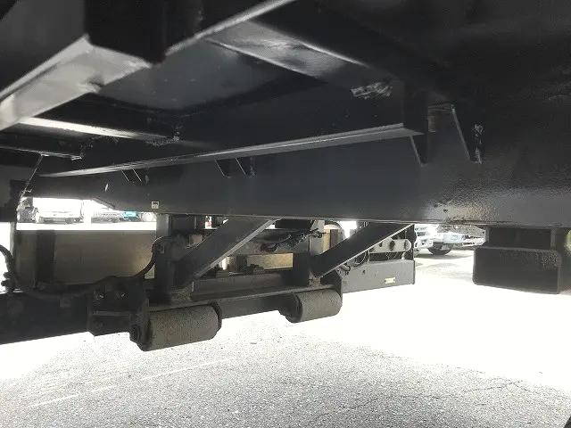 いすゞエルフセーフティローダー小型（2t・3t）[写真13]