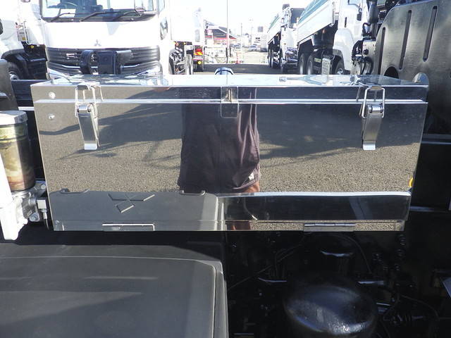 三菱ふそうスーパーグレートダンプ大型（10t）[写真16]