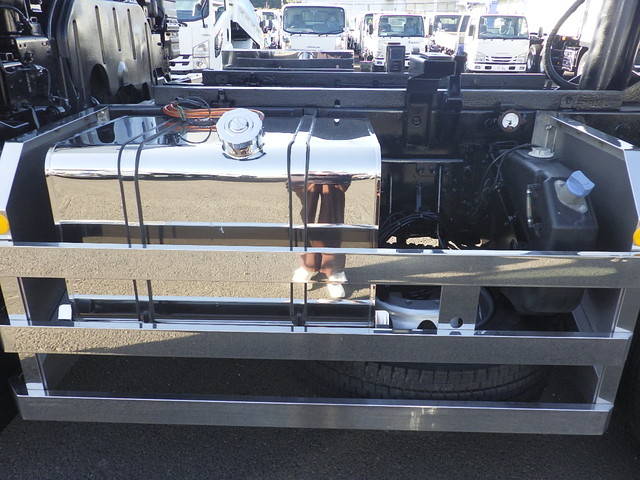 三菱ふそうスーパーグレートダンプ大型（10t）[写真17]