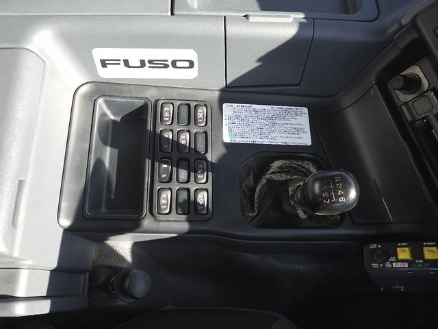 三菱ふそうスーパーグレートダンプ大型（10t）[写真22]