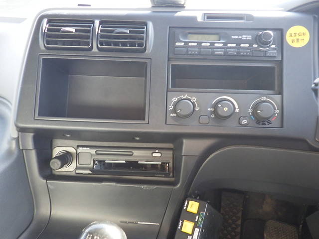 三菱ふそうスーパーグレートダンプ大型（10t）[写真23]