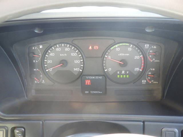 三菱ふそうスーパーグレートダンプ大型（10t）[写真26]