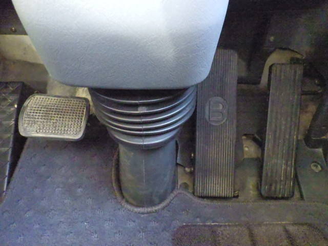 三菱ふそうスーパーグレートダンプ大型（10t）[写真30]