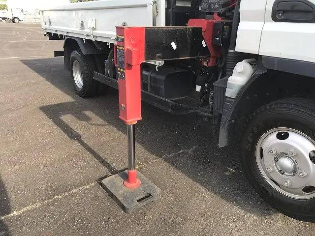 三菱ふそうキャンタークレーン4段小型（2t・3t）[写真11]