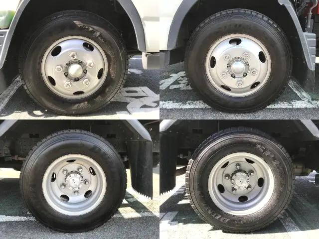 三菱ふそうキャンタークレーン4段小型（2t・3t）[写真29]