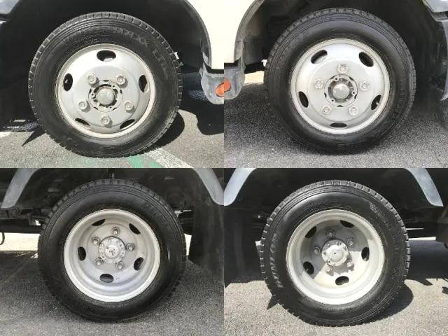 日野デュトロダブルキャブ（Wキャブ）小型（2t・3t）[写真19]