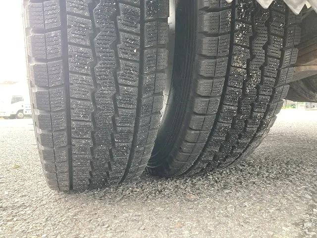 いすゞエルフ平ボディ小型（2t・3t）[写真20]