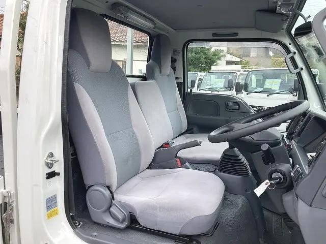 いすゞエルフ平ボディ小型（2t・3t）[写真24]