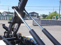 三菱ふそうキャンターコンテナ専用車小型（2t・3t）[写真12]