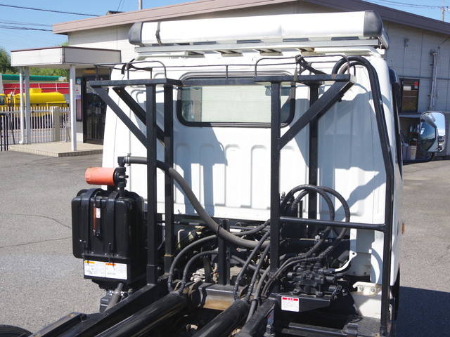 三菱ふそうキャンターコンテナ専用車小型（2t・3t）[写真12]