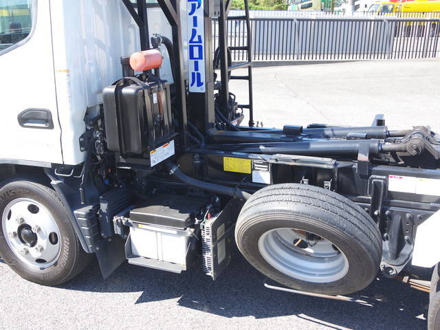 三菱ふそうキャンターコンテナ専用車小型（2t・3t）[写真13]