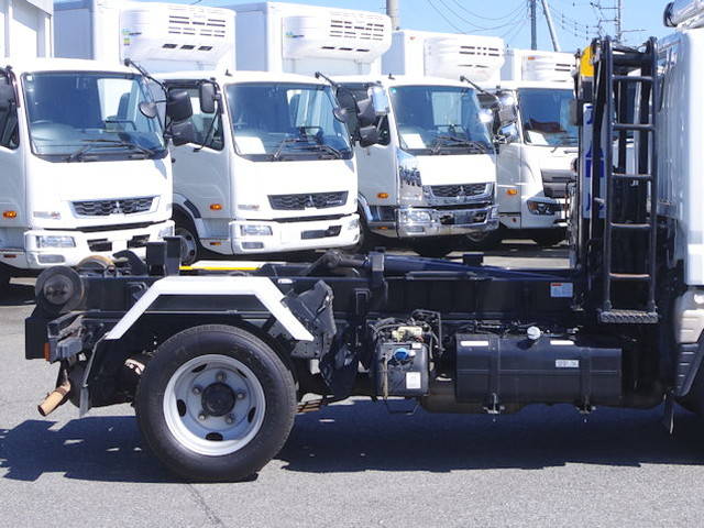 三菱ふそうキャンターコンテナ専用車小型（2t・3t）[写真16]