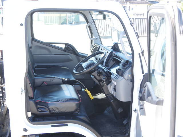 三菱ふそうキャンターコンテナ専用車小型（2t・3t）[写真27]