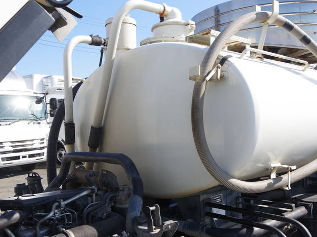 いすゞエルフバキュームカー小型（2t・3t）[写真12]