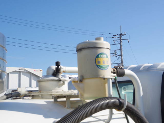 いすゞエルフバキュームカー小型（2t・3t）[写真13]