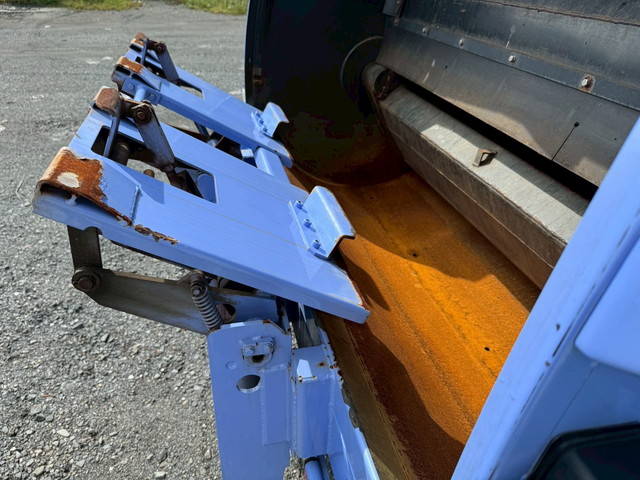 いすゞフォワードパッカー車（塵芥車）中型（4t）[写真10]