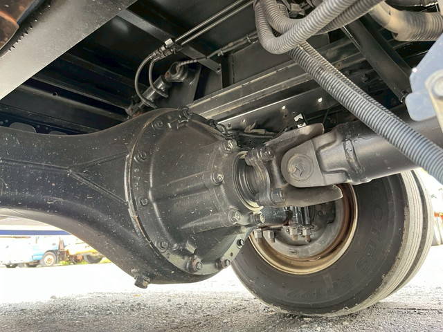 いすゞフォワードパッカー車（塵芥車）中型（4t）[写真14]