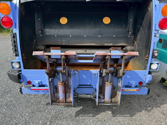 いすゞフォワードパッカー車（塵芥車）中型（4t）[写真09]