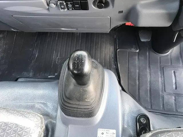 いすゞエルフアルミブロック小型（2t・3t）[写真29]